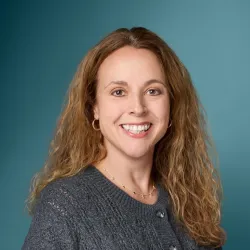 Headshot of Gail Lucas