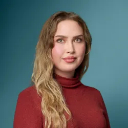 Headshot of Kat Parker